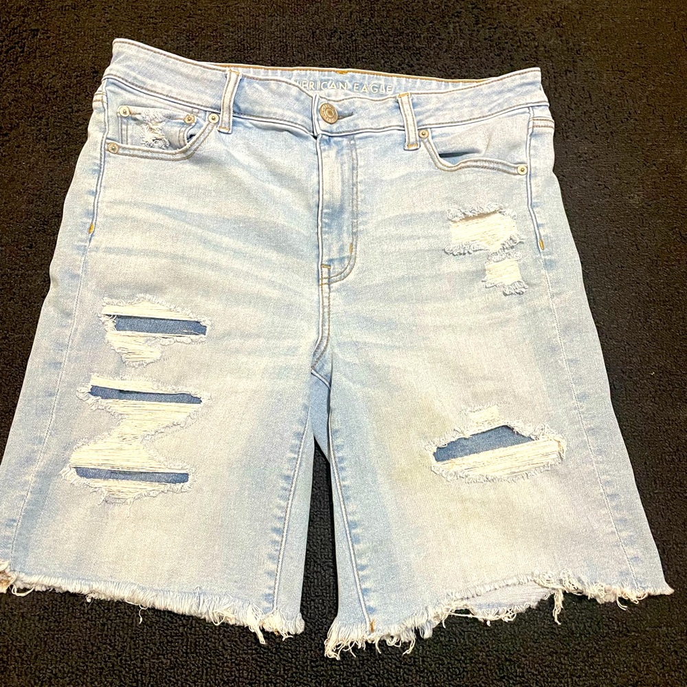 🔥American eagle stretch distressed shorts 🔥